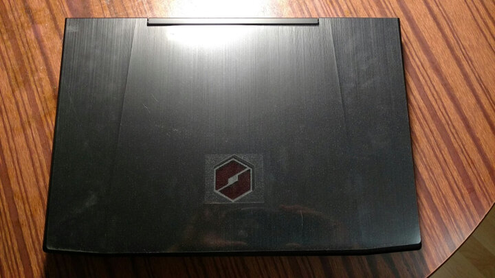 机械革命深海泰坦X1:京东快递很赞,晚上下单