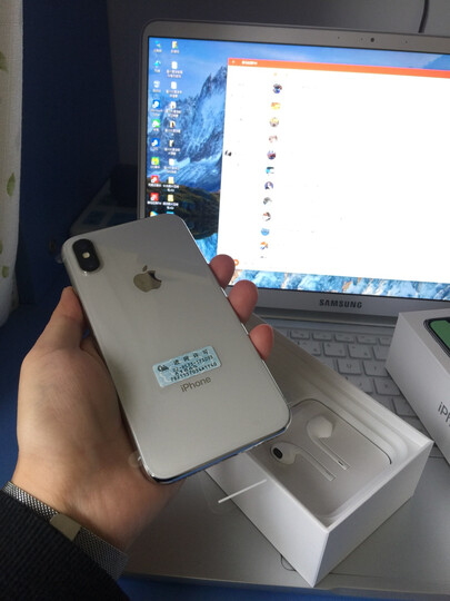 AppleiPhone X:手机很完美,京东的快递也很快