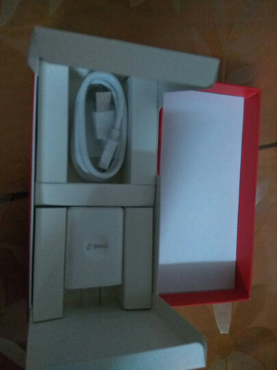 360N6 Pro:很好的手机,外观漂亮,屏幕很大,配