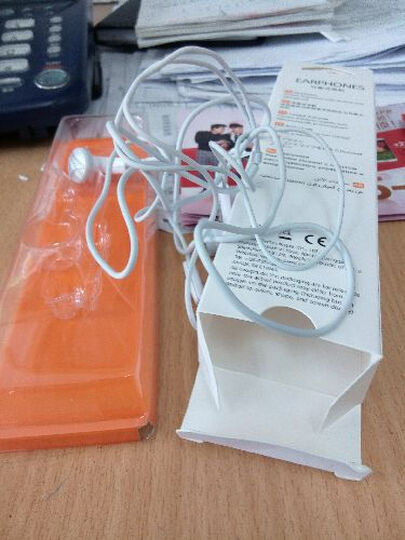 华为 原装正品 线控带麦 耳塞式耳机 白色--音质