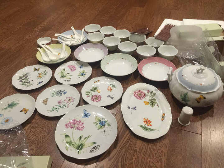 亿嘉餐具套装:京东的配送真给力,下午拍的,晚