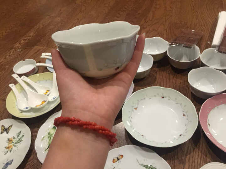 亿嘉餐具套装:京东的配送真给力,下午拍的,晚