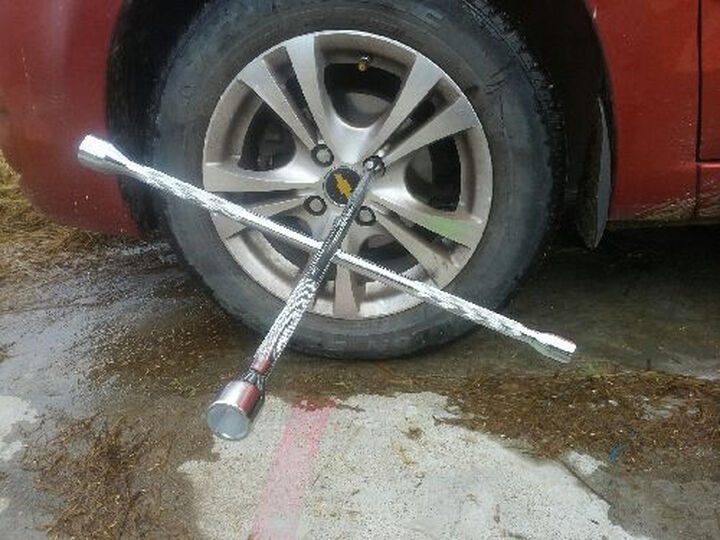 华饰 十字扳手 汽修工具 汽车工具 轮胎扳手 十