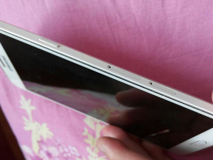 Galaxy A7(A7000):6月18日购买的,没用几天手