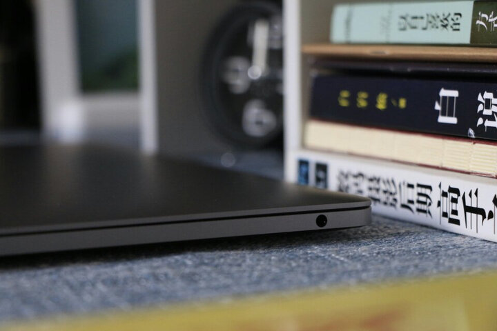 Apple MacBook Pro 13.3英寸笔记本电脑 深空灰色(2017款Core i5处理器/8GB内存/256GB硬盘 MPXT2CH/A) 晒单图