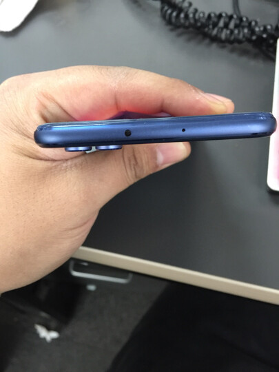 华为荣耀V10:手机还是不错的,之所以没有第一