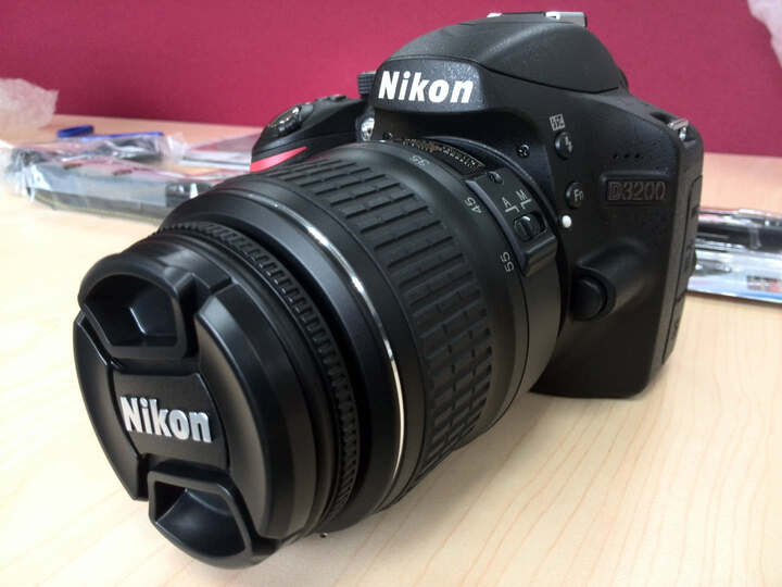 尼康(Nikon) D3200 单反相机套机(AF-S DX 18