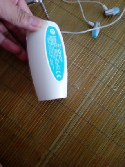 华为原装入耳式耳机:就一个盒子,耳机就扔盒子