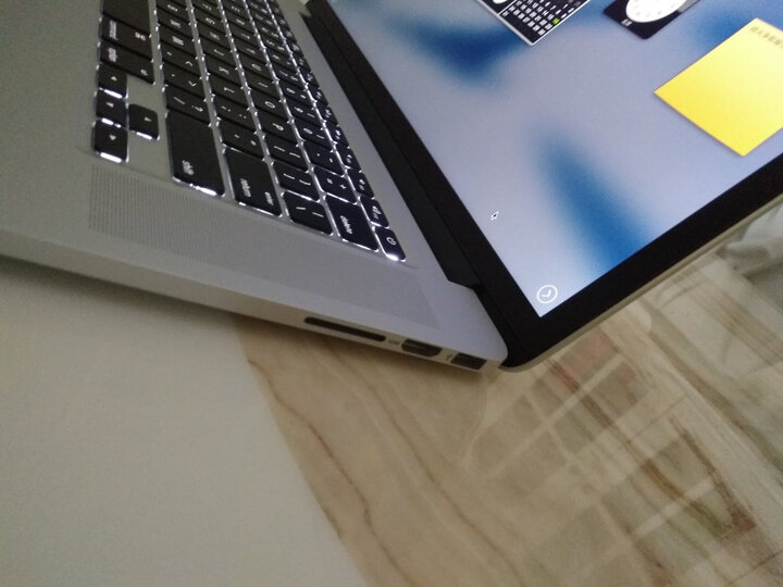 Apple MacBook Pro 15.4英寸笔记本电脑 银色(Core i7 处理器/16GB内存/256GB SSD闪存/Retina屏 MJLQ2CH/A) 晒单图