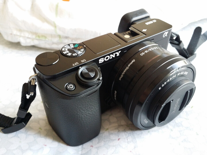 索尼ILCE-6000L:夜景比黑卡M3好不止一点点