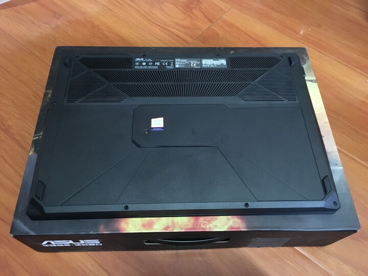 华硕(ASUS) 飞行堡垒四代FX63VM GTX1060 6G 120Hz高速电竞屏游戏笔记本电脑(i5-7300HQ 16G 128GSSD+1T)黑 晒单图