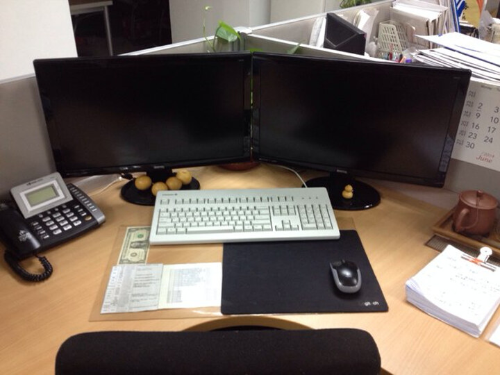 VA广视角不闪屏 LED宽屏背光液晶显示器 --双屏幕拼接