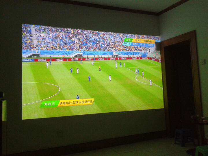 极米(XGIMI) Z3 高清LED投影机 无线WiFi同屏 超大无屏电视(随机配3D眼镜)--[订单号:1584842169]到手使用几天后晒单，真实感受，相当不错。