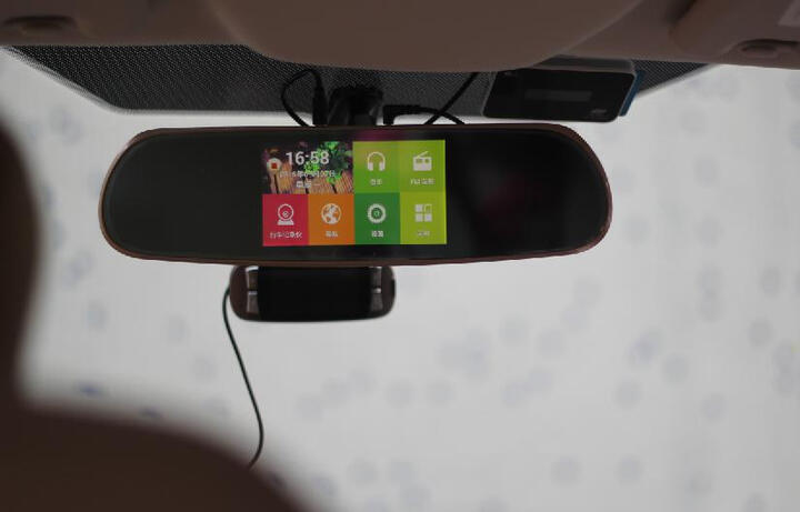 文驰欧 GPS车载行车记录仪导航仪电子狗一体