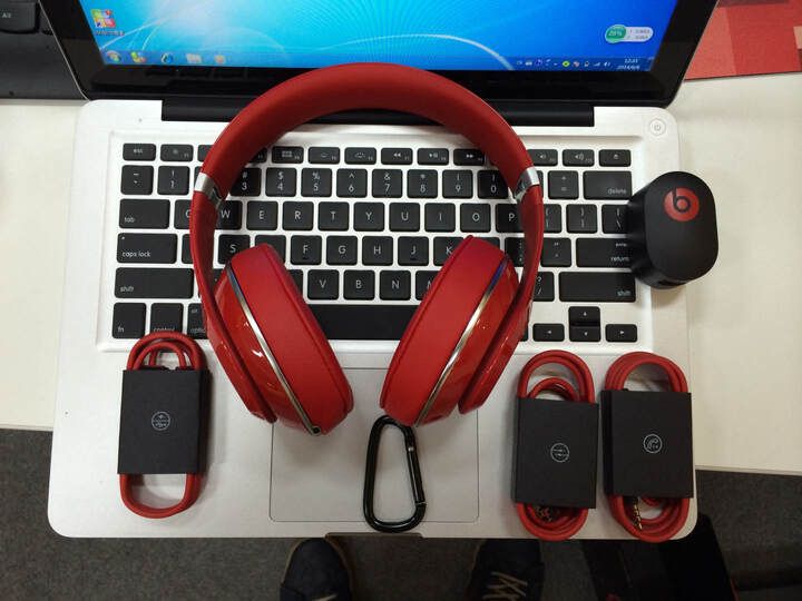 BEATS 全新Studio2.0 录音师 2013版 头戴式耳