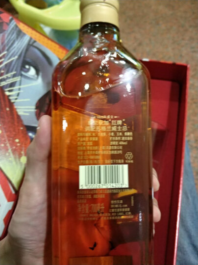 尊尼获加（Johnnie Walker）洋酒 威士忌 红方 调配型苏格兰威士忌 700ml（礼盒装） 晒单图