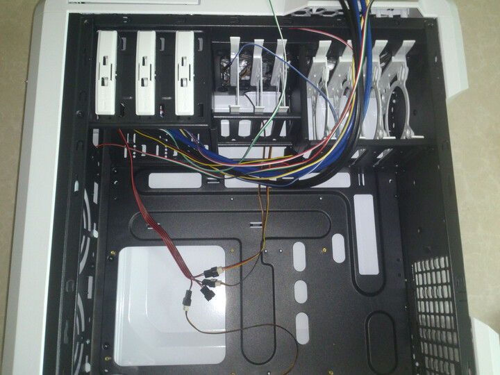 自己组装的电脑,没必要找人上面装,呵呵。