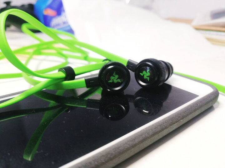 雷蛇(Razer)战锤狂鲨V2 入耳式耳塞 电竞耳机 电脑手机耳机 游戏耳机 吃鸡耳机 带收纳包 晒单图