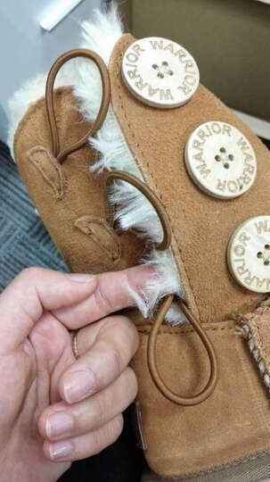 回力(Warrior):鞋子一般般,有点掉毛,价格也不算