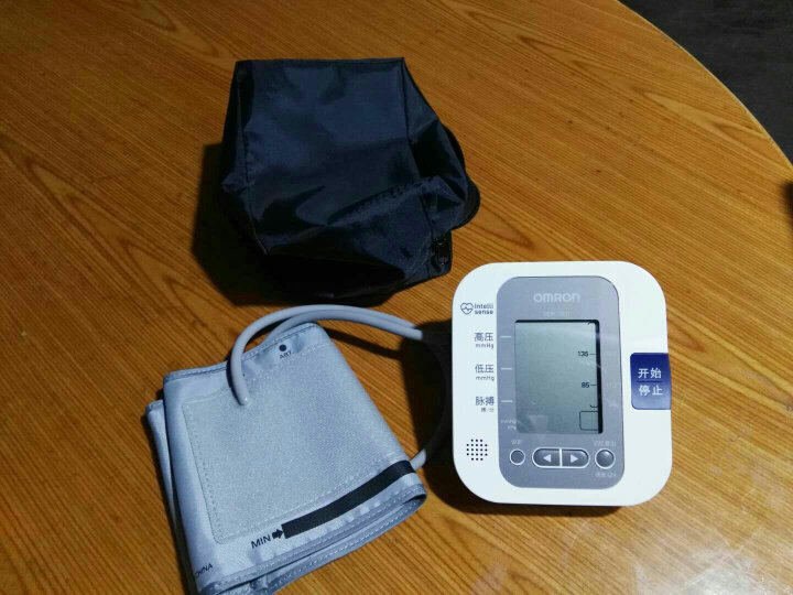欧姆龙(omron) 电子血压计家用臂式语音播报测量血压仪hem-7137(全国
