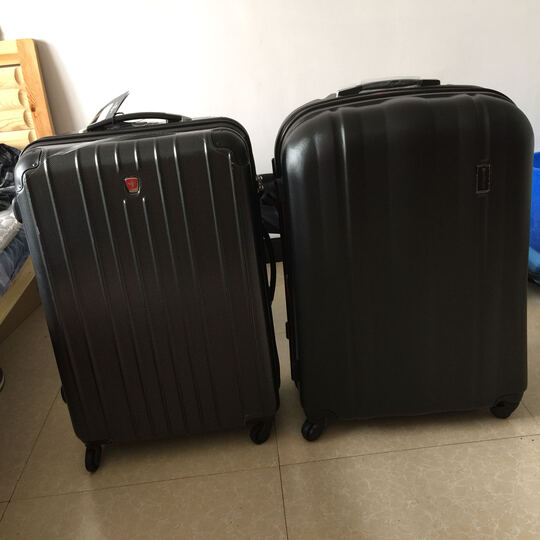 瑞士军刀威戈拉杆箱:另一款是瑞动是28箱子 像