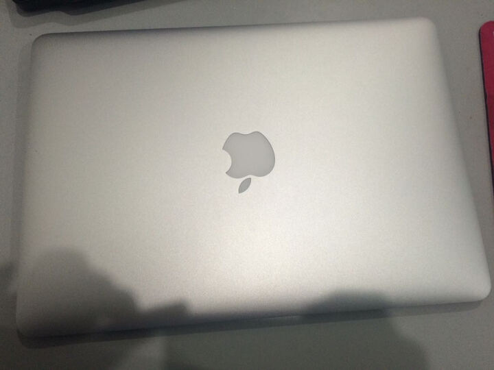 Apple MacBook Air 13.3英寸笔记本电脑 银色(