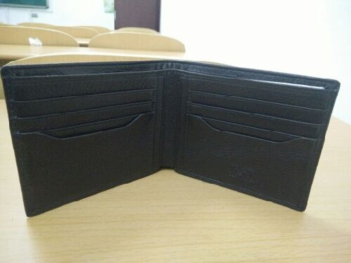 七匹狼(SEPTWOLVES):钱包是正品,可以通过