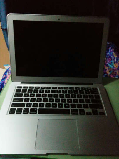 Apple MacBook Air 13.3英寸笔记本电脑 银色(