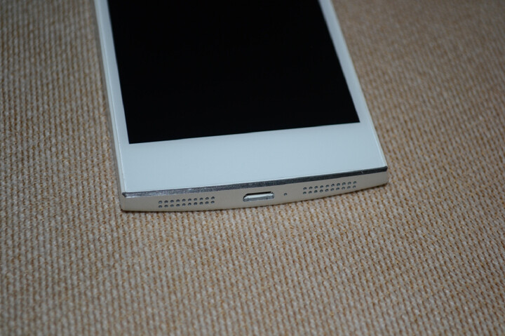 IUNI U2 3G手机(冰峰银)WCDMA\/GSM 32G版-