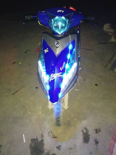 车上生活汽车装饰灯踏板摩托车彩灯鬼火改装配