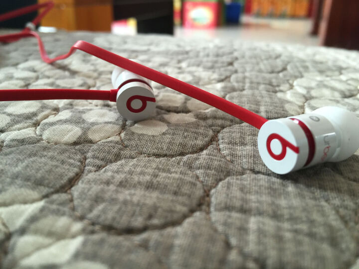 Beats UrBeats 入耳式耳机 白色 手机耳机带麦