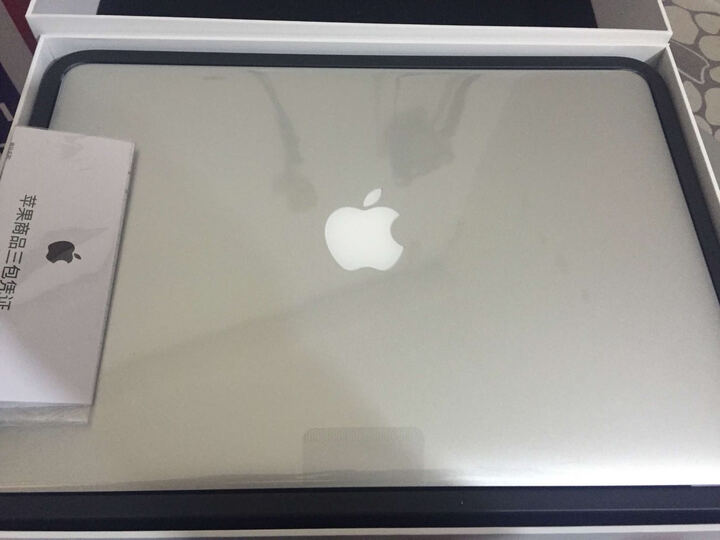 Apple MacBook Air 13.3英寸笔记本电脑 银色(