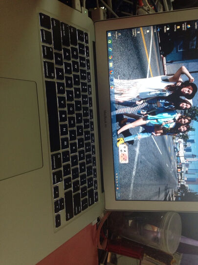 Apple MacBook Air 13.3英寸笔记本电脑 银色(