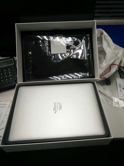 Apple MacBook Air 13.3英寸笔记本电脑 银色(