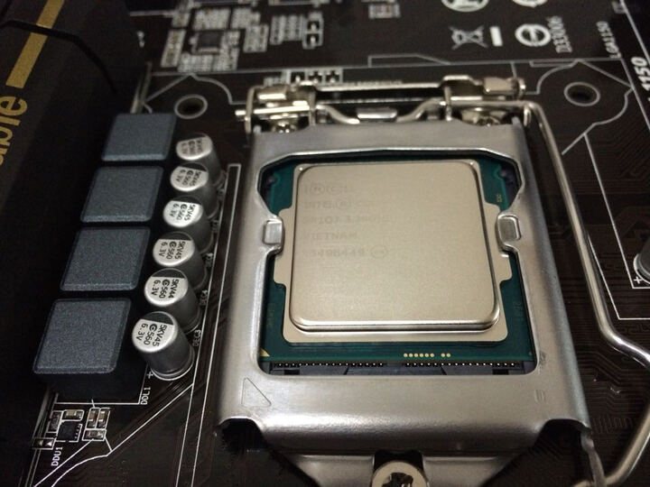 英特尔(Intel)酷睿四核 i5-4590 1150接口 盒装C