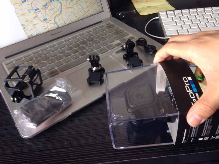 GoProHERO 4 SESSION: 小黑狗wifi联机比较