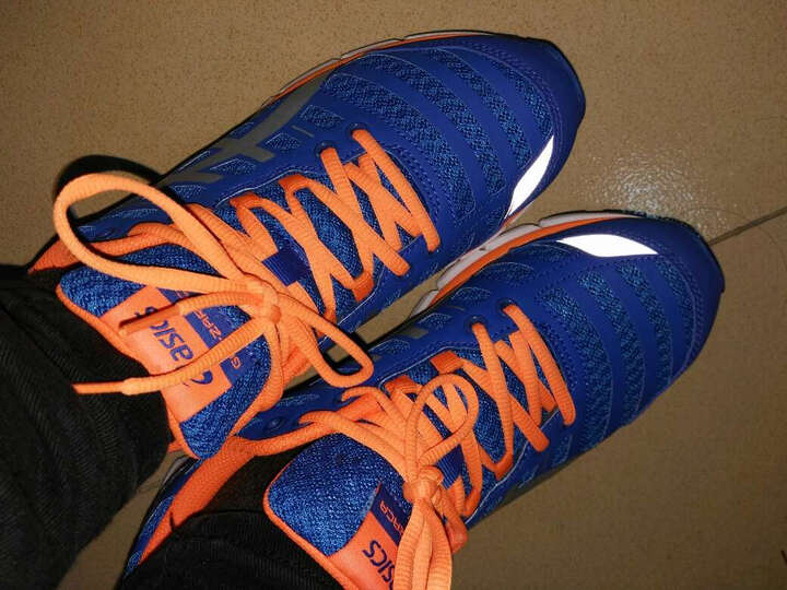 亚瑟士(asics):买大1码,刚好合脚,如脚比较胖前