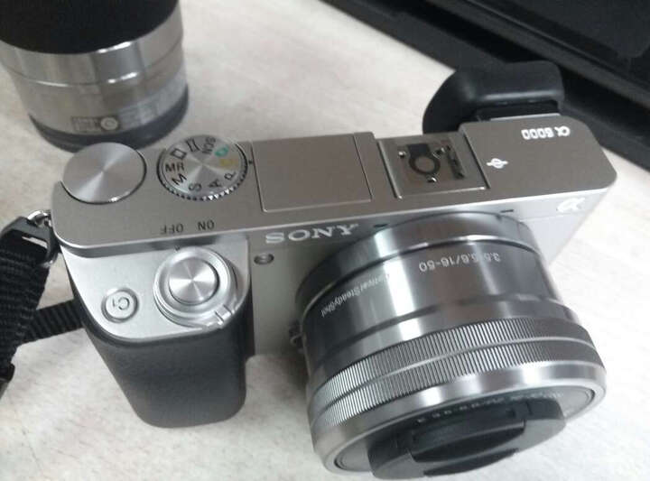 索尼(SONY) ILCE-6000L微单套机 银色(16-50m