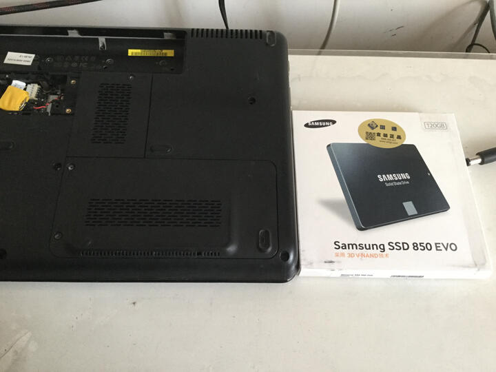 三星(SAMSUNG) 850 EVO 120G SATA3 固态
