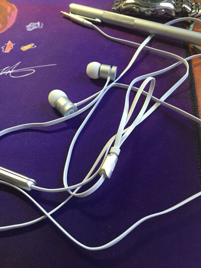 Beats UrBeats 入耳式耳机 炫银色 手机耳机带