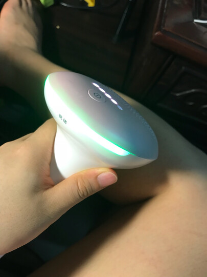 飞利浦(PHILIPS)脱毛仪 剃毛器 刮毛器 脱毛机 脉冲光脱毛器 Lumea光子激光脱毛仪 剃毛 刮毛器 SC1991 晒单图