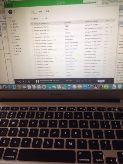 Apple MacBook Air 13.3英寸笔记本电脑 银色(