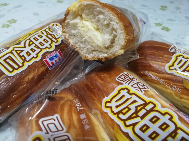 曼可顿花式面包:"面包不错,就是送货稍慢,保质期一共七天,到我收货就
