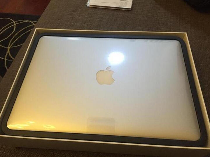 Apple MacBook Air 13.3英寸笔记本电脑 银色(