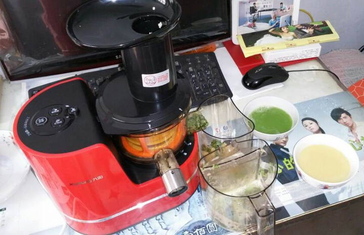 九阳(Joyoung) JYZ-V1 立式原汁机 低速揉取--试