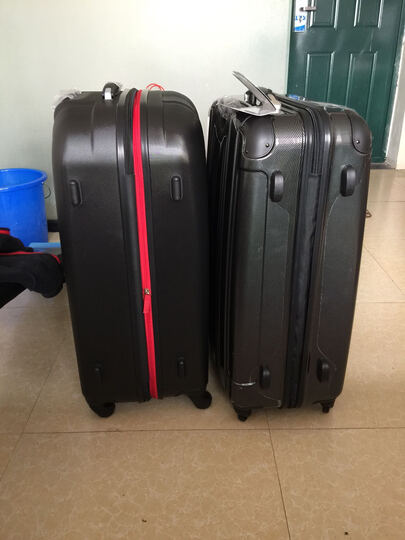 瑞士军刀威戈拉杆箱:另一款是瑞动是28箱子 像