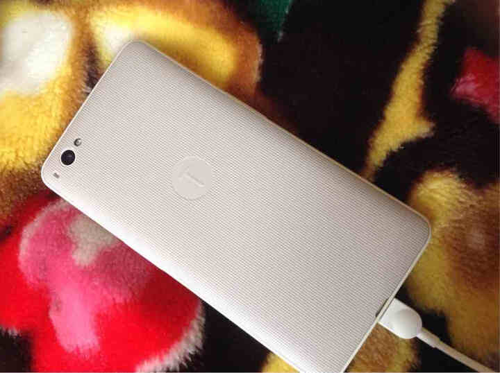 锤子 坚果 32GB 远洲鼠 移动联通电信手机 双卡