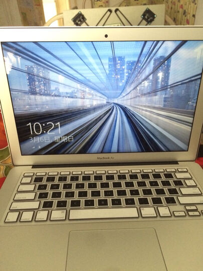 Apple MacBook Air 13.3英寸笔记本电脑 银色(