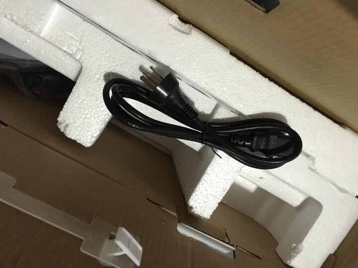 辨率IPS广视角100%sRGB色彩 不闪屏显示器-