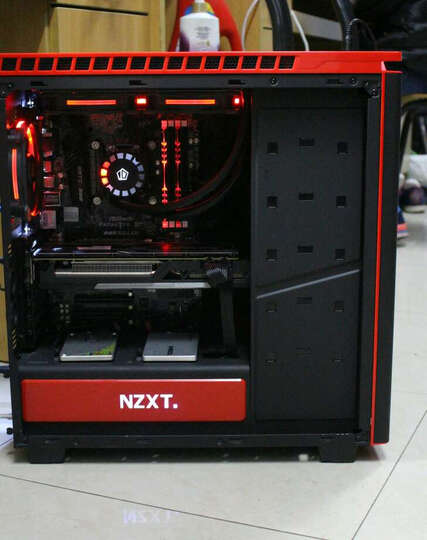 蓝宝石(Sapphire)R9 390 8G D5 超白金 PRO O